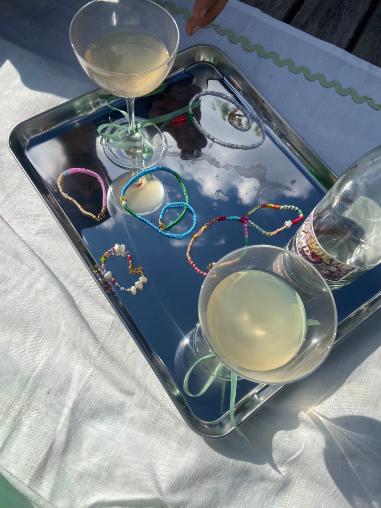 natural-wine-jewellery-making-in-the-park-self-care-aesthetic-workshop